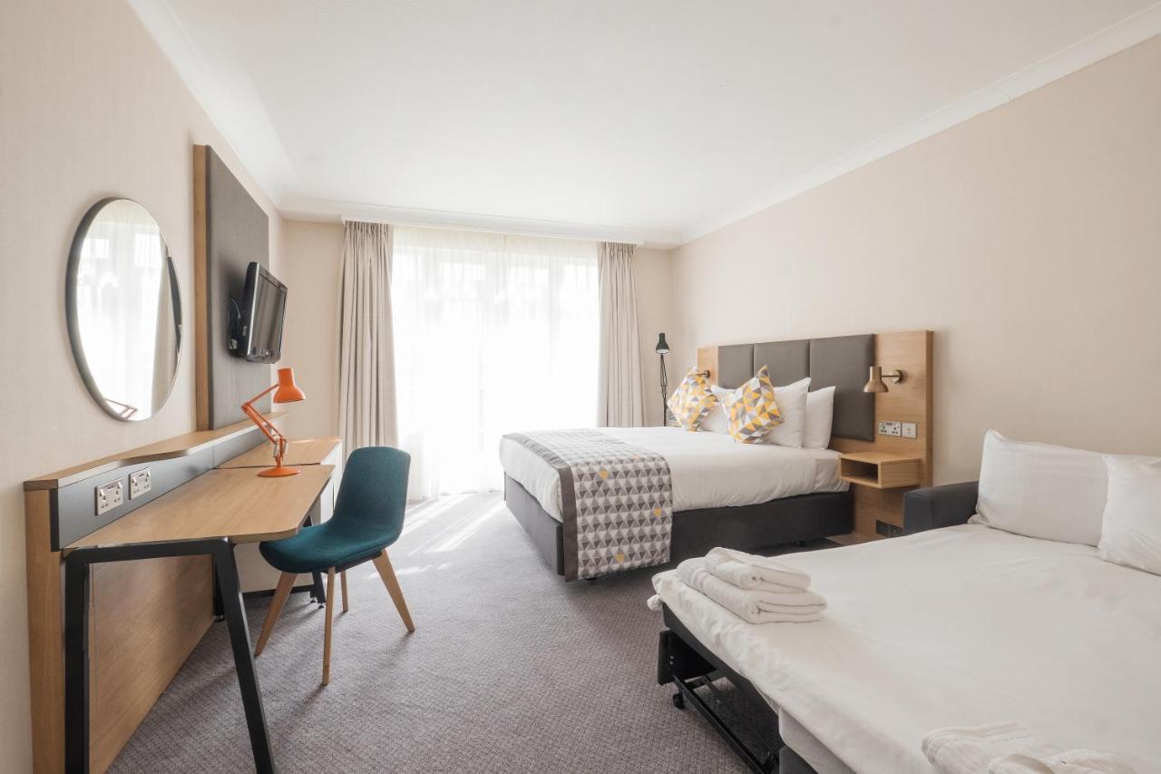 Holiday Inn Farnborough By Ihg Екстер'єр фото