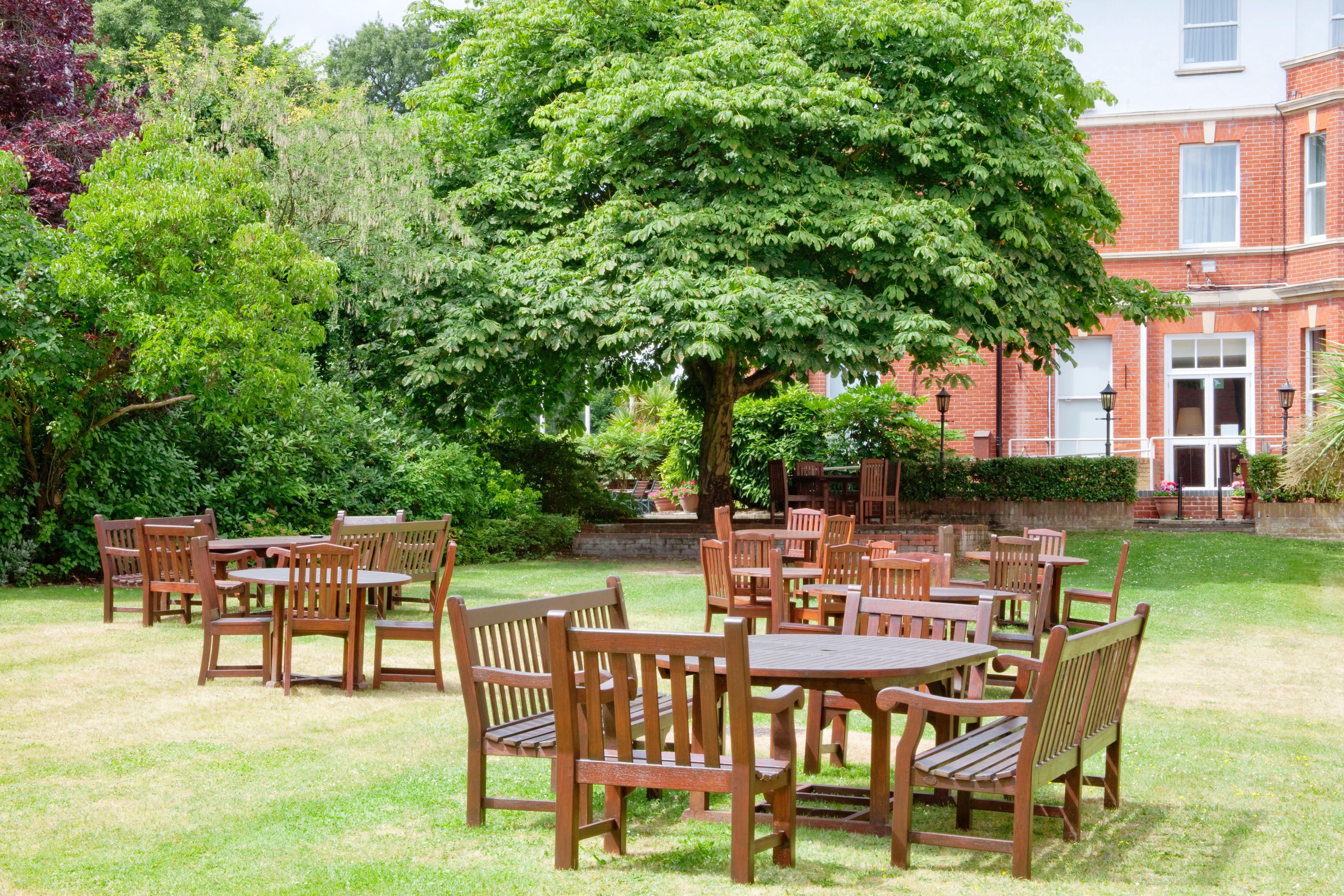 Holiday Inn Farnborough By Ihg Екстер'єр фото