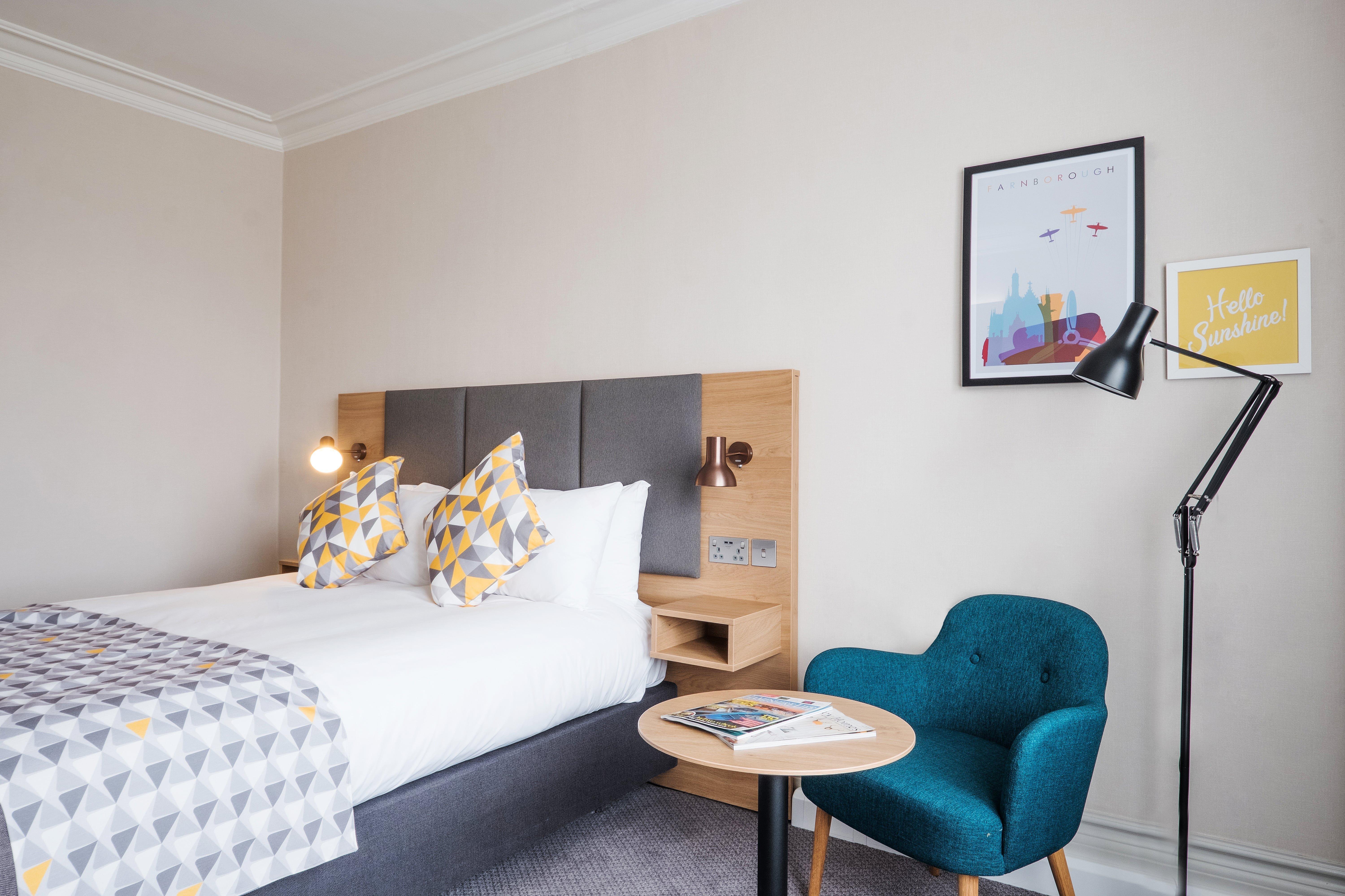 Holiday Inn Farnborough By Ihg Екстер'єр фото