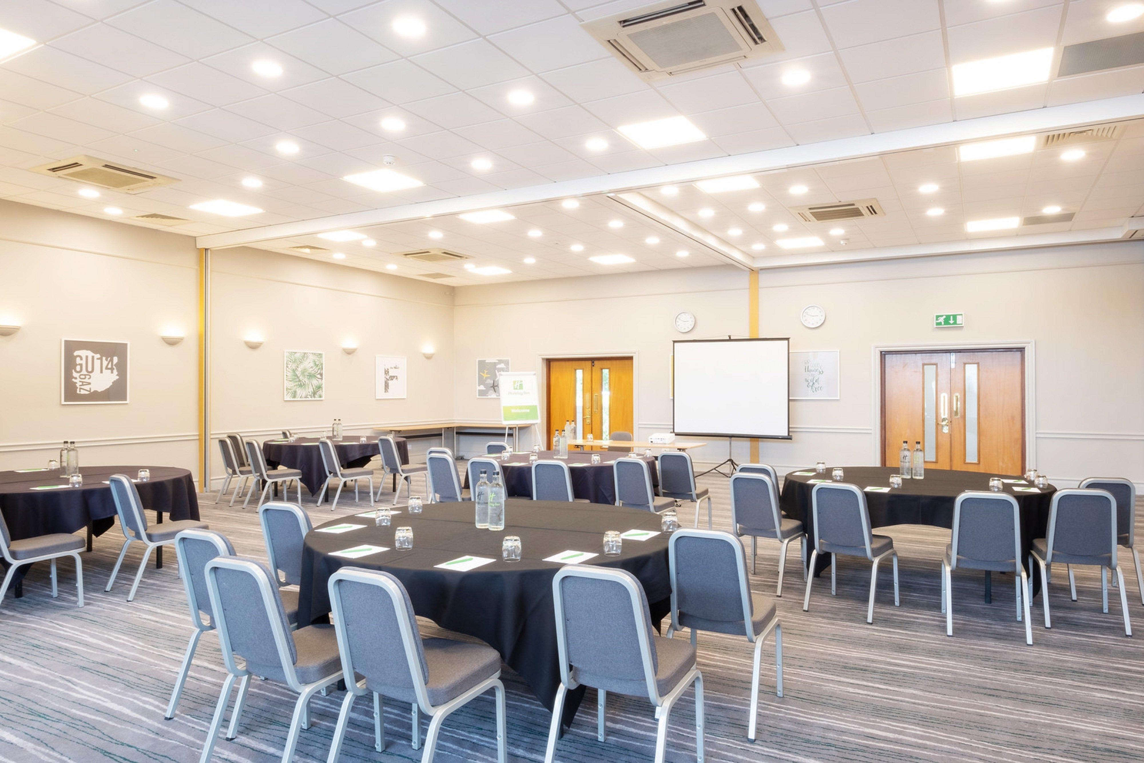 Holiday Inn Farnborough By Ihg Екстер'єр фото