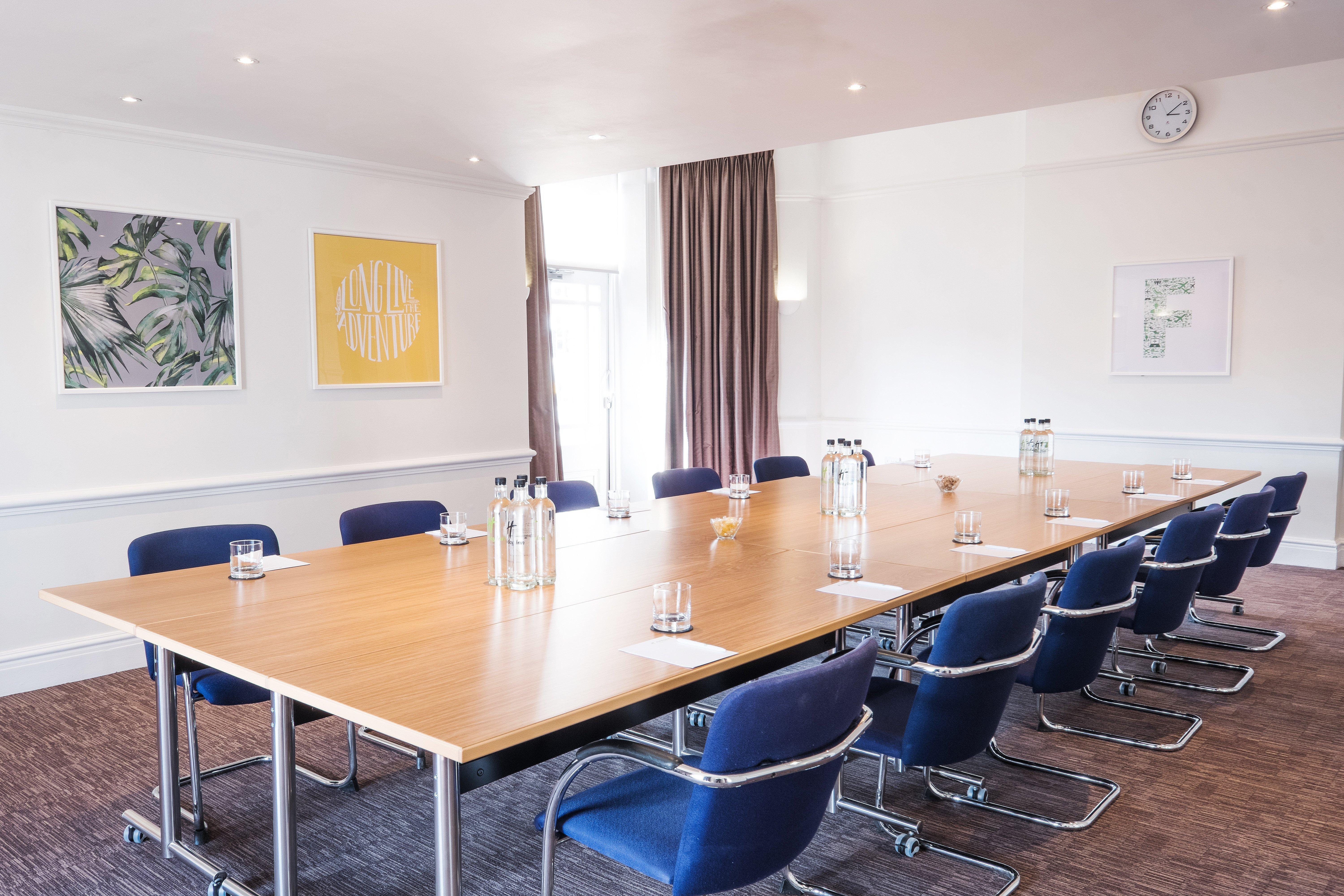 Holiday Inn Farnborough By Ihg Екстер'єр фото