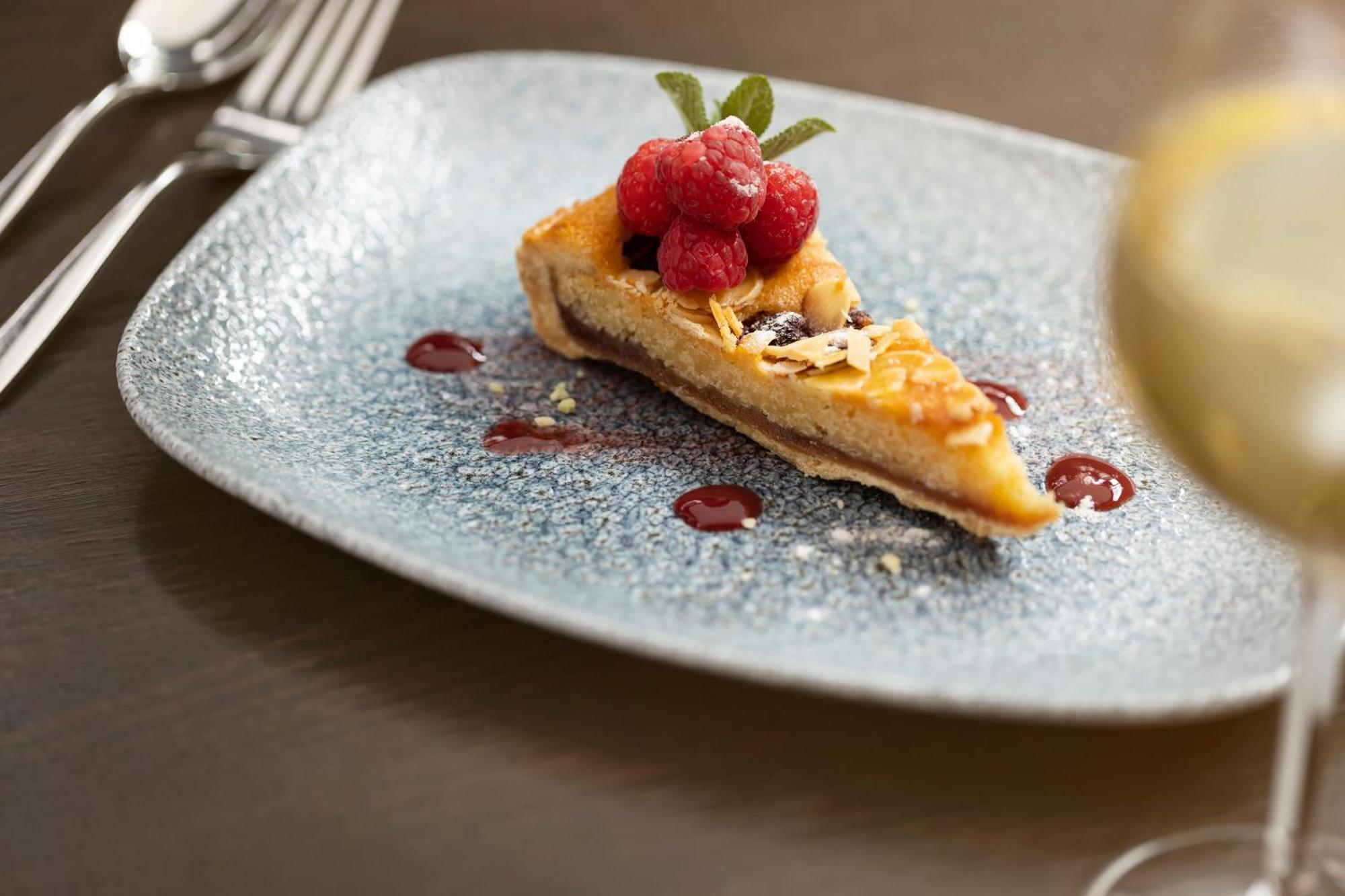 Holiday Inn Farnborough By Ihg Екстер'єр фото