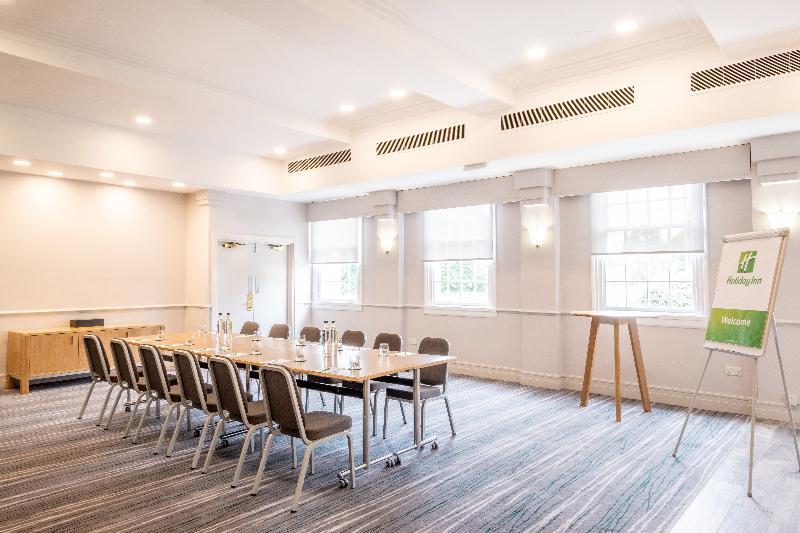 Holiday Inn Farnborough By Ihg Екстер'єр фото